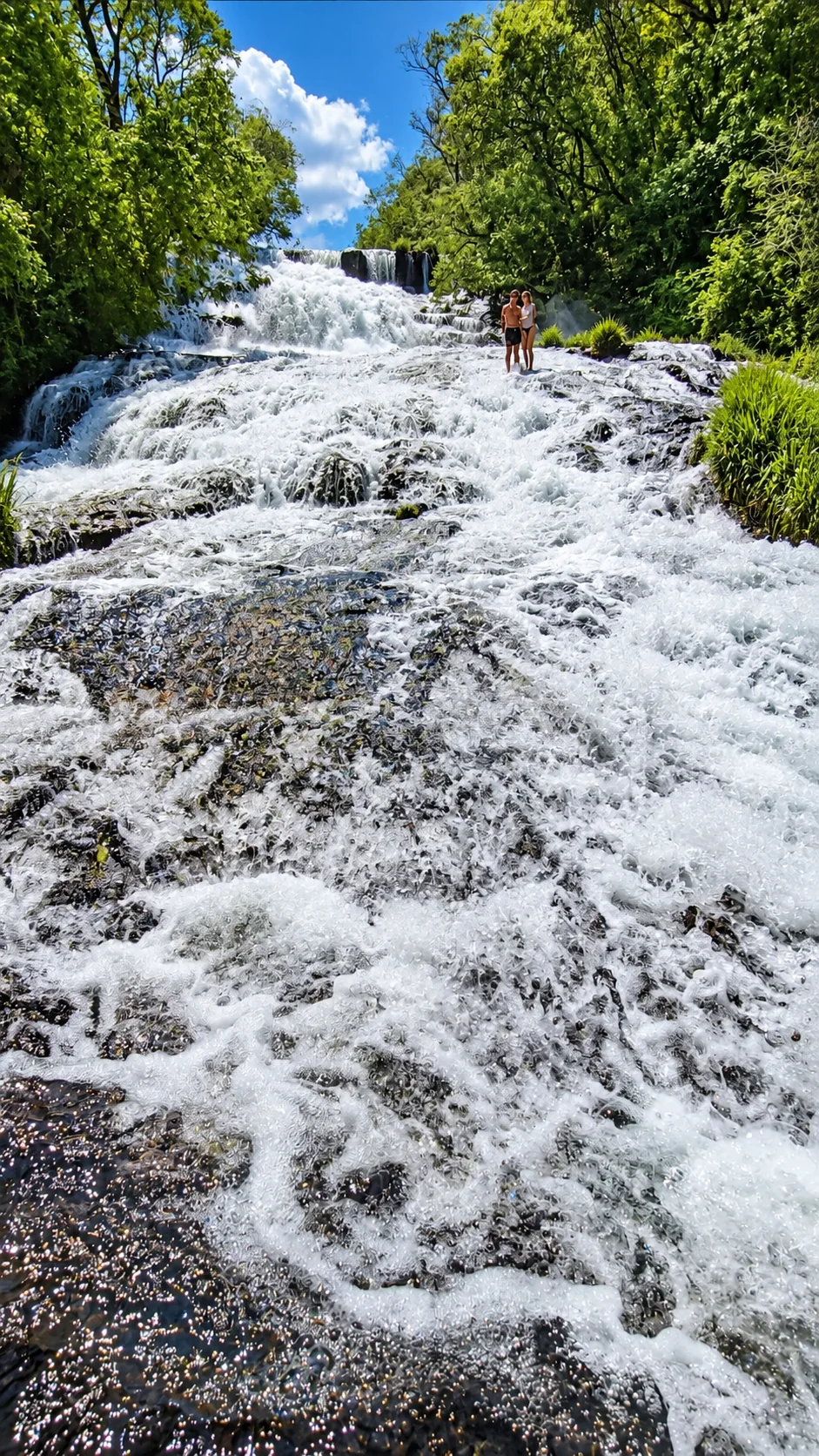 SAlto de frente